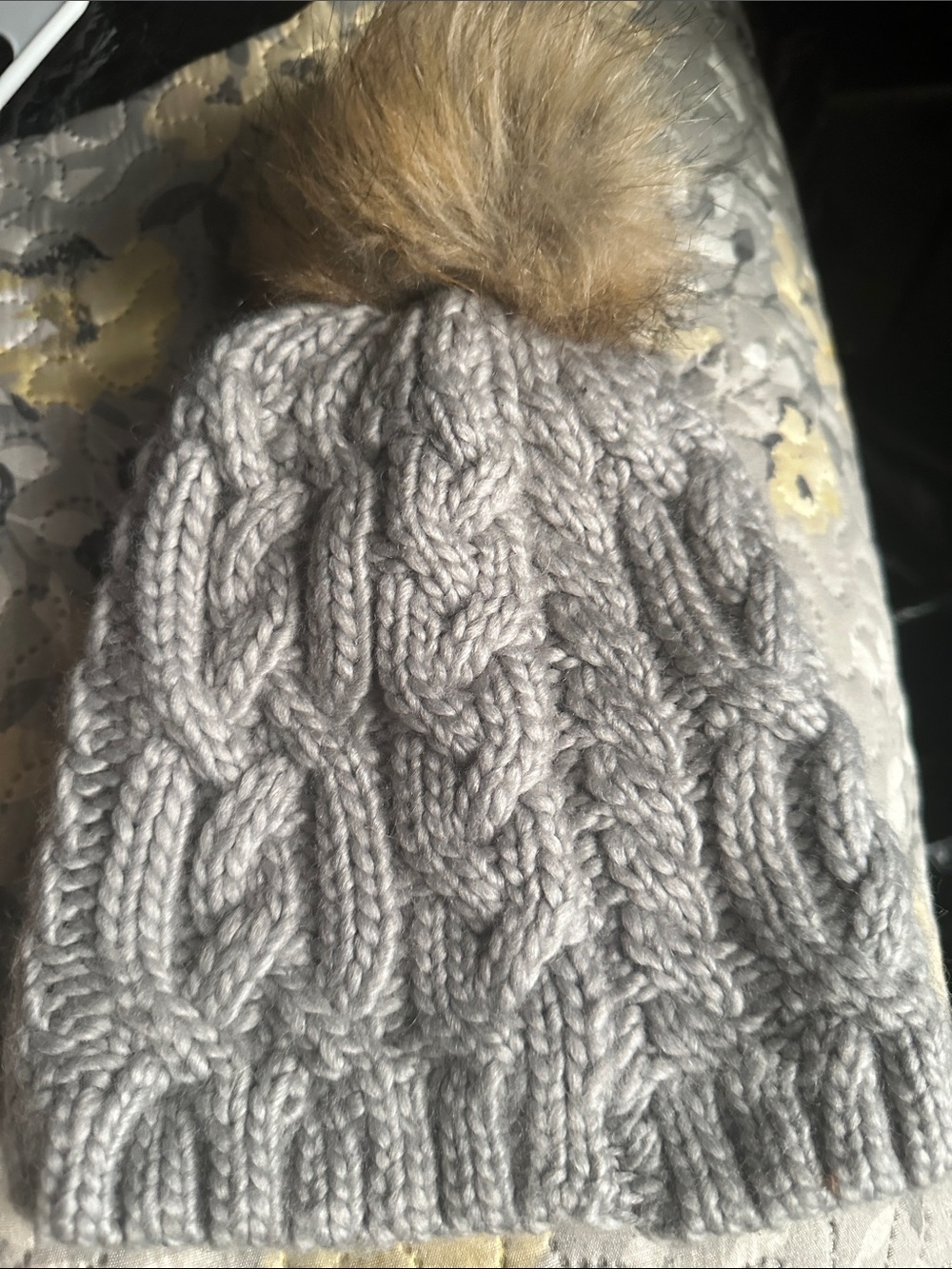 Cozy Cable Knit Pom Beanie - Gray